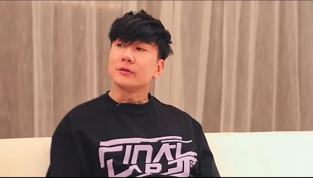 林俊杰这波旧糖太甜了！
 
网友扒出疑似他和前女友mida77的合照，背景居然和