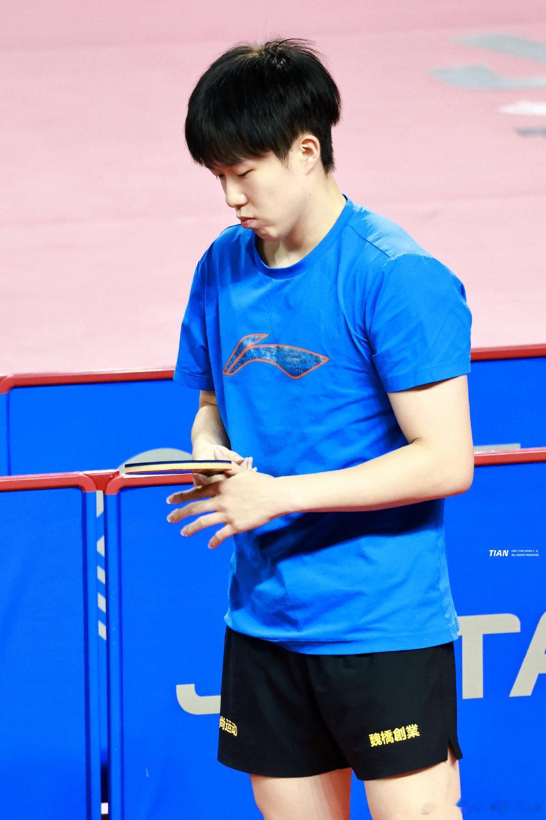 一拍一板记录拼搏印记 一球一赛标注人生坐标⛳️ 黑夜再长 总有破晓  信仰不灭 