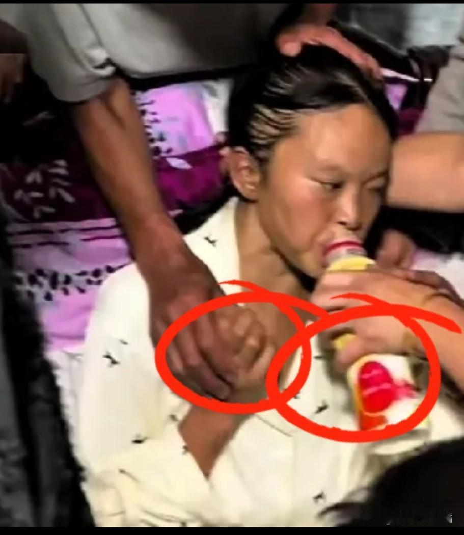 28岁二胎妈离世，临终只求一口水，看哭无数人
28岁，本该是鲜花盛开的年纪，可杨
