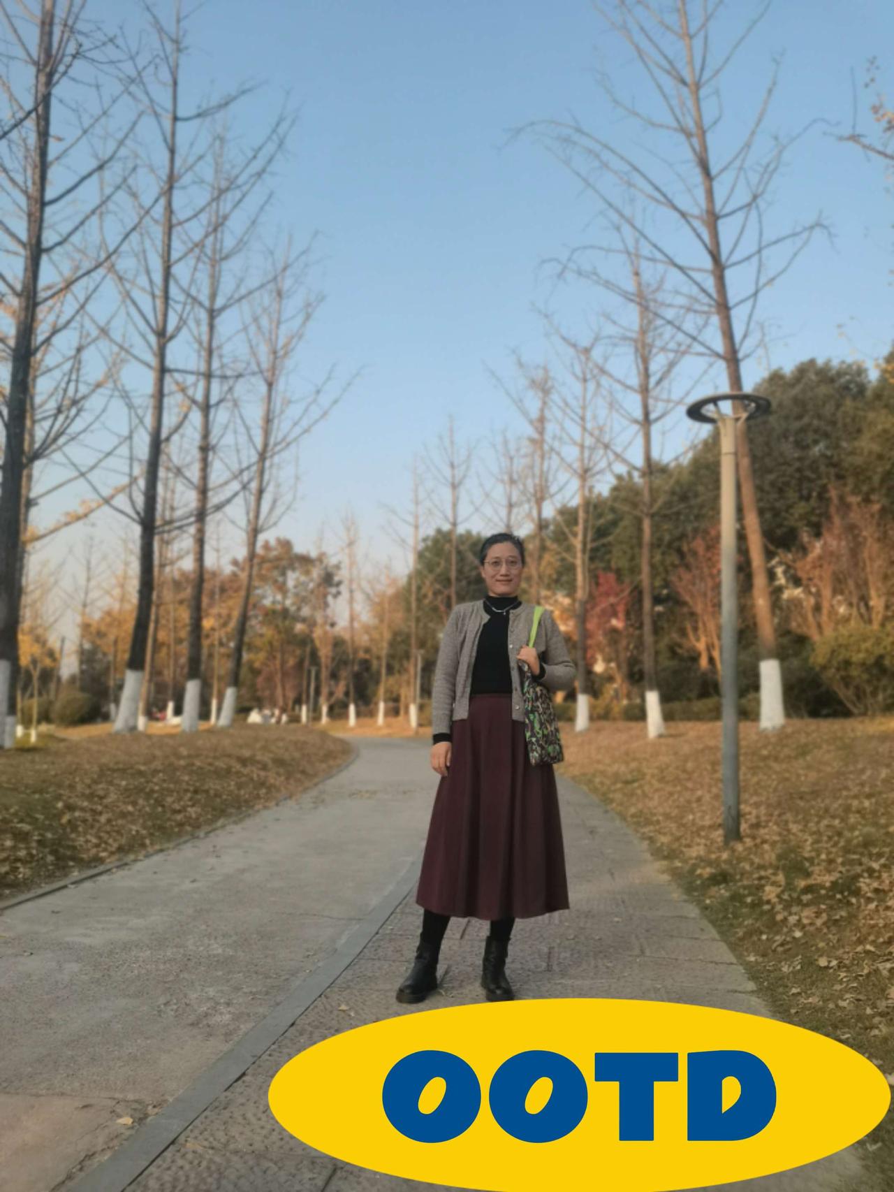 朋友们！这套穿搭可好？来吧开始你们的踊跃发言吧！