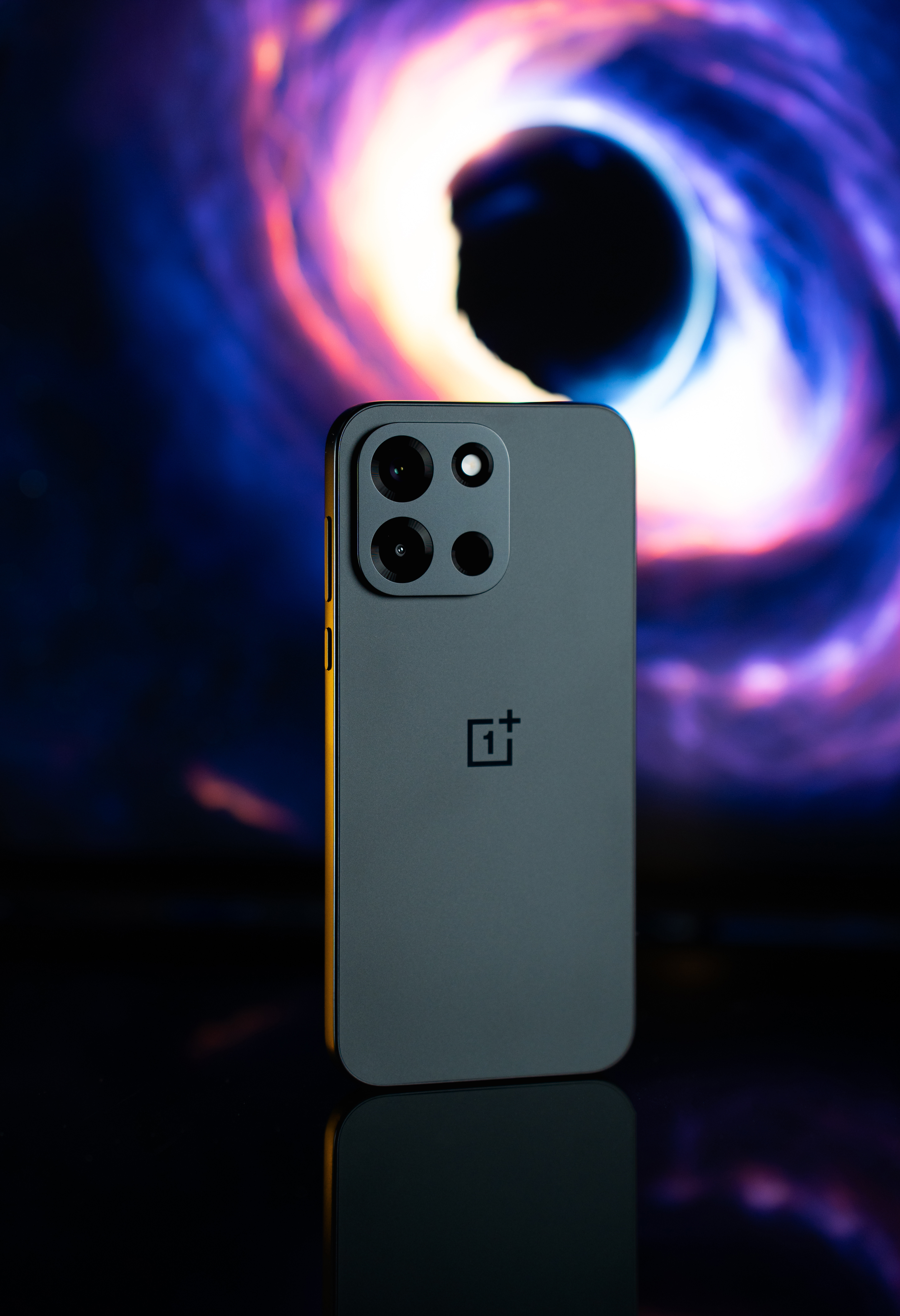 刚上手的一加Turbo6 新系列居然塞进了9000mAh大电池，这续航，简直像炫