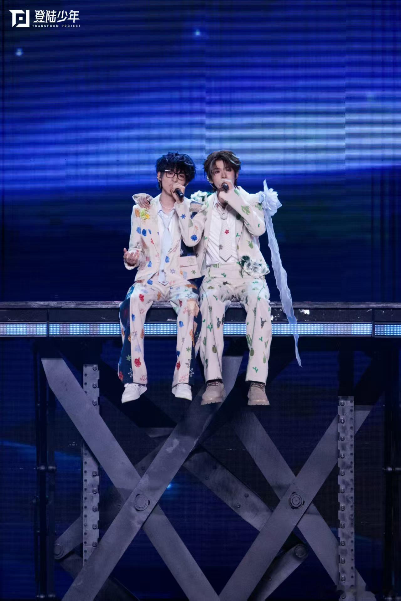 庾澄庆点赞张泽禹张极翻唱春泥老曲新唱碰撞出动人火花，张泽禹张极带来的《春泥》氛围