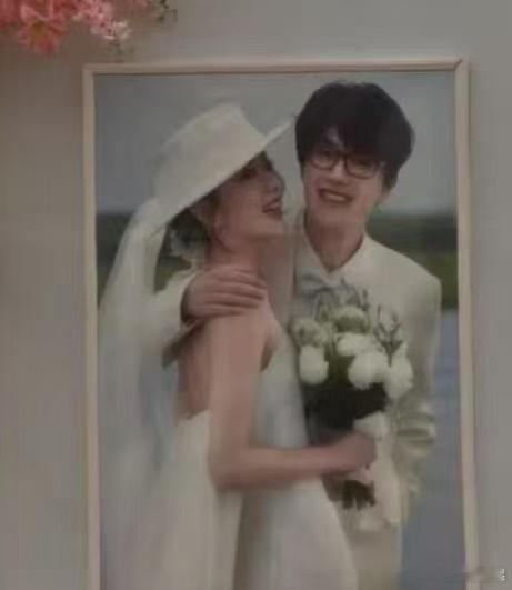 许嵩冯禧未公开婚纱照都知道许嵩冯禧结婚了，但是婚纱照几个人看了？ ​​​