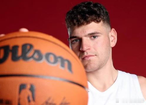 小杨还有机会吗？克林根过去6场比赛场均14+12+2帽在刚刚结束的一场NBA常规