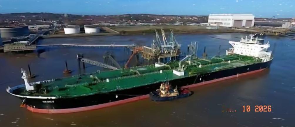 1月9日，也就是昨天，美国又扣了一艘中国香港注册的油轮！
当天，一艘名为Olin