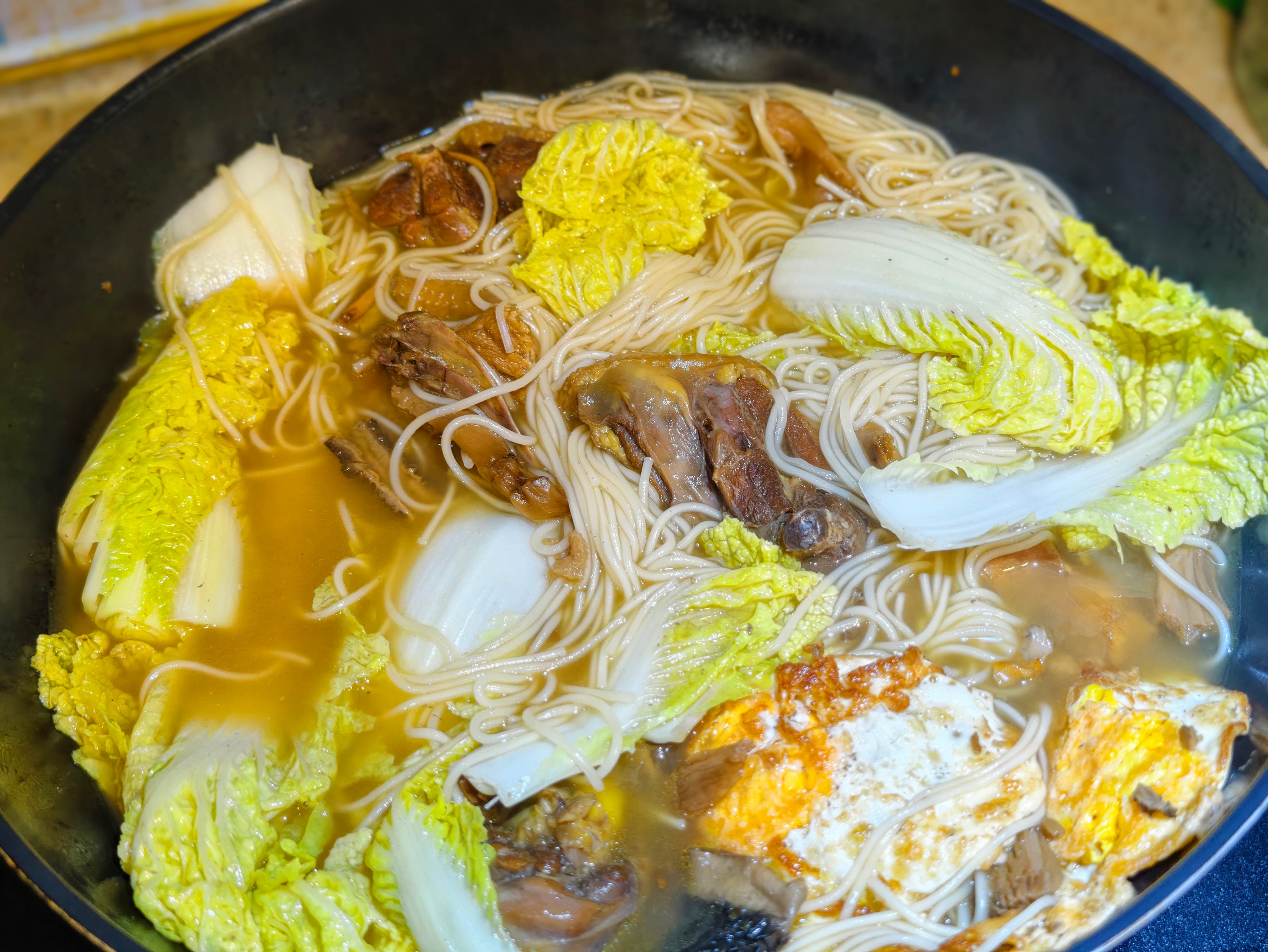 这一大碗鸡汤面包好吃的[干饭人][干饭人] ​​​