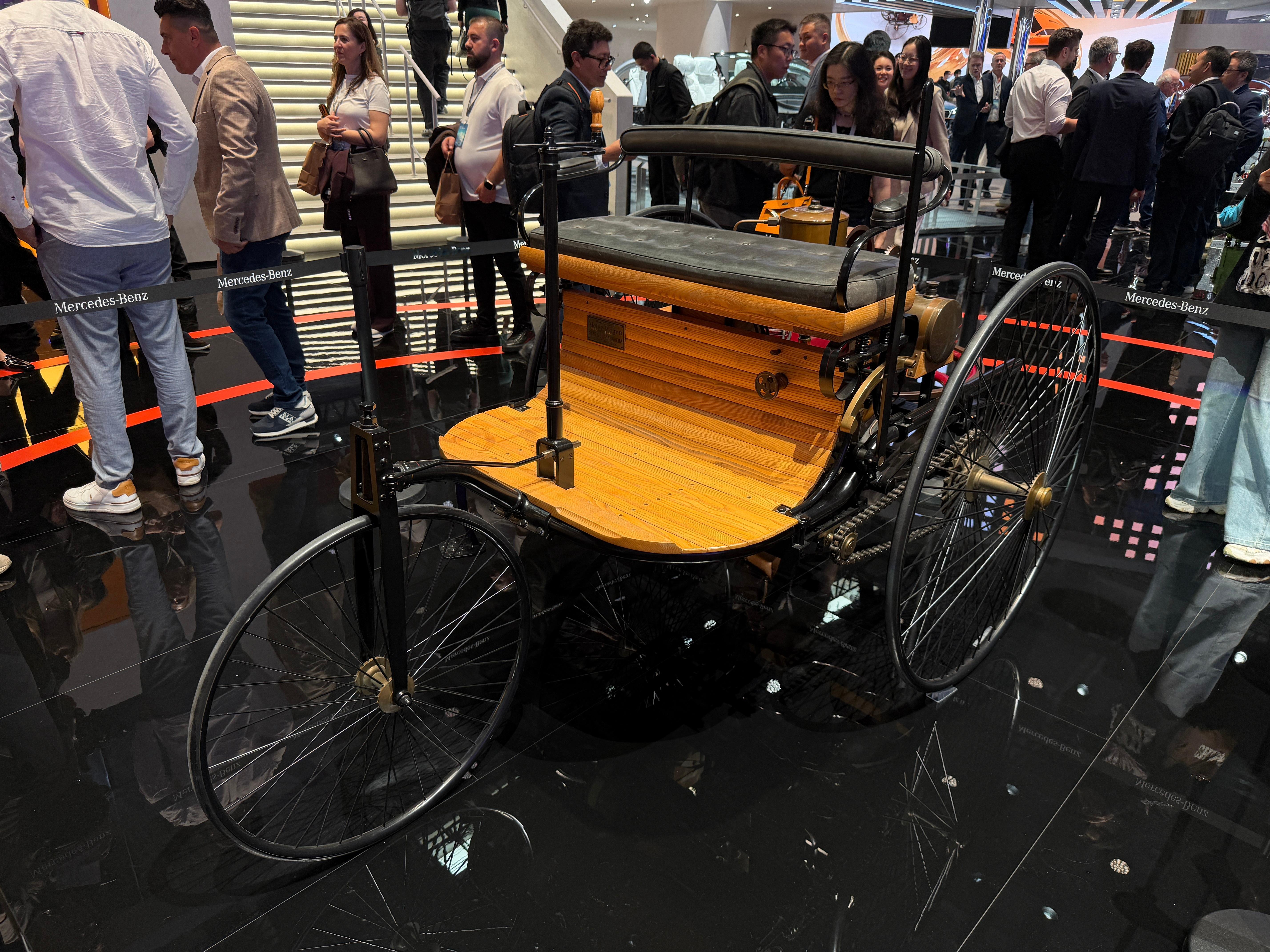 哈哈哈哈，奔驰把所有车的祖宗带来了2026北京国际车展奔驰