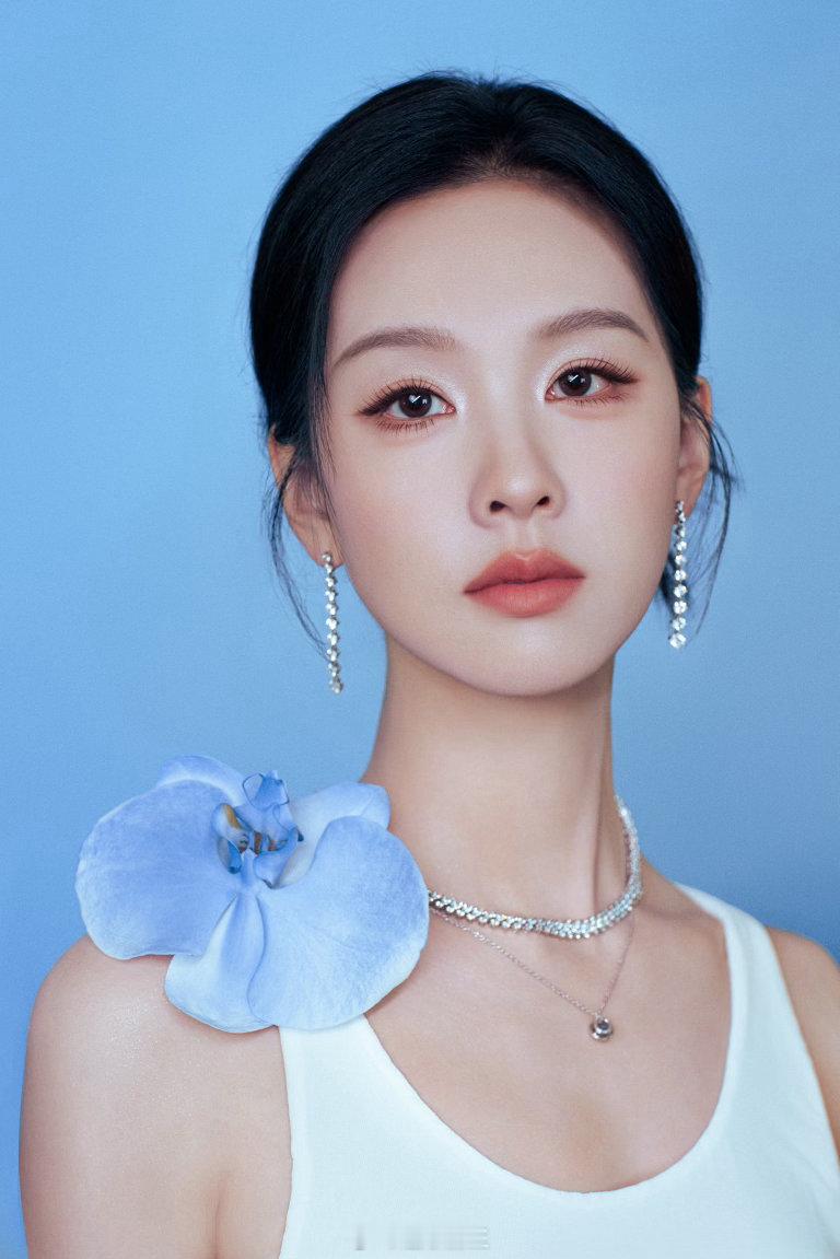 陈都灵 