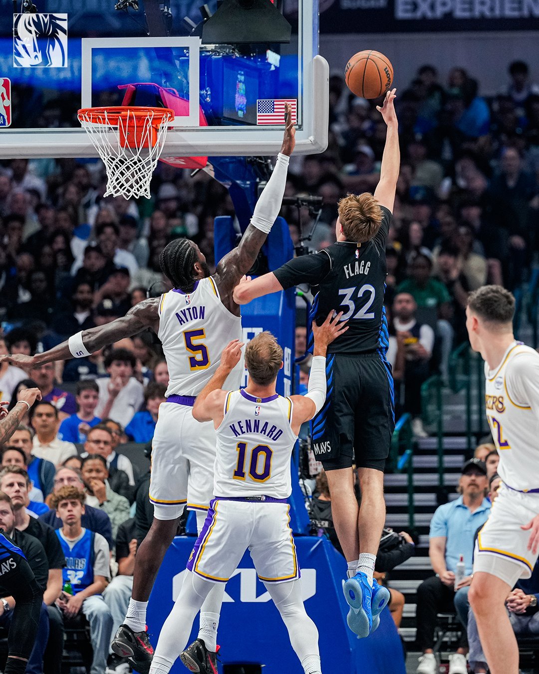 弗拉格在对阵湖人的上半场比赛中砍下 26 分（16投9中，三分3中2，罚球6罚全