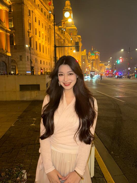 穿新裙子拍了一堆