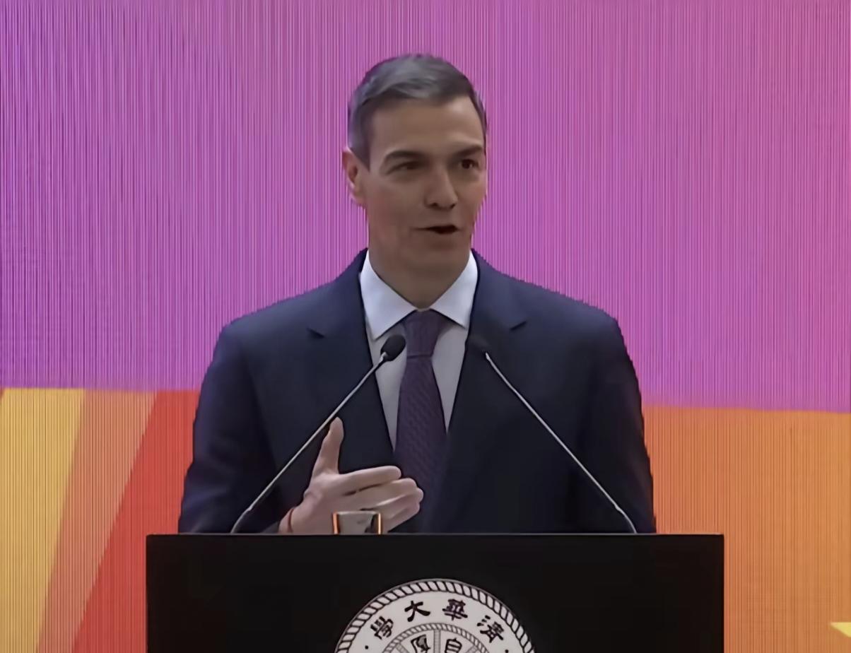 4月13日，西班牙首相桑切斯到访北京清华大学，并在校园内发表公开演讲。以下为其讲