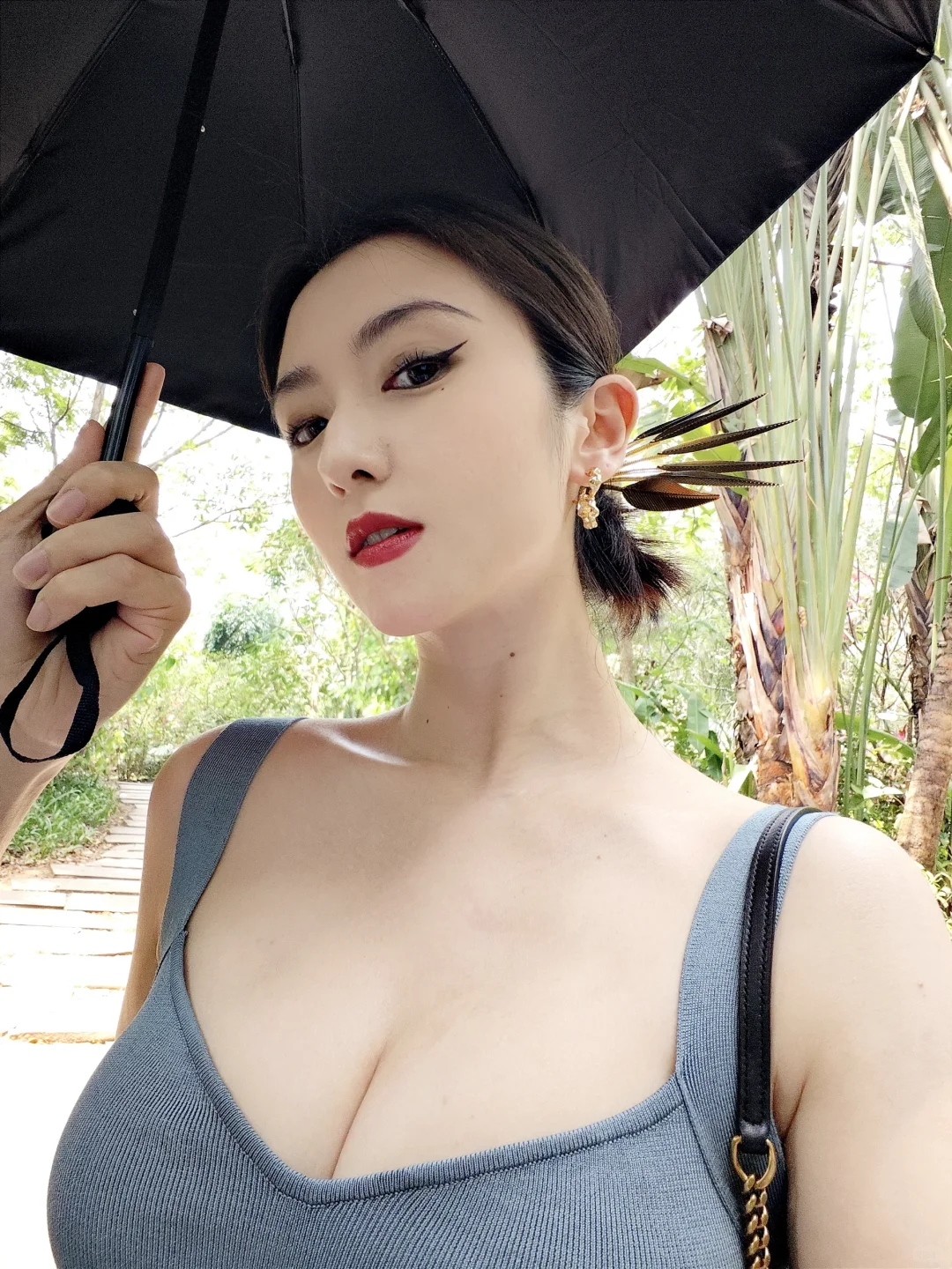 在版纳化了个泰妆