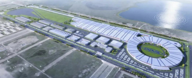全球首个室内降雪冰雪试验基地在牙克石开工。投资12亿元，2028年建成，将打破季