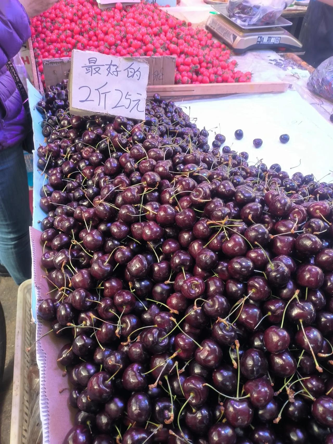 生活在我大天津太幸福了，各种食品价格低于成本价出售，进口智利车厘子25元2斤，最