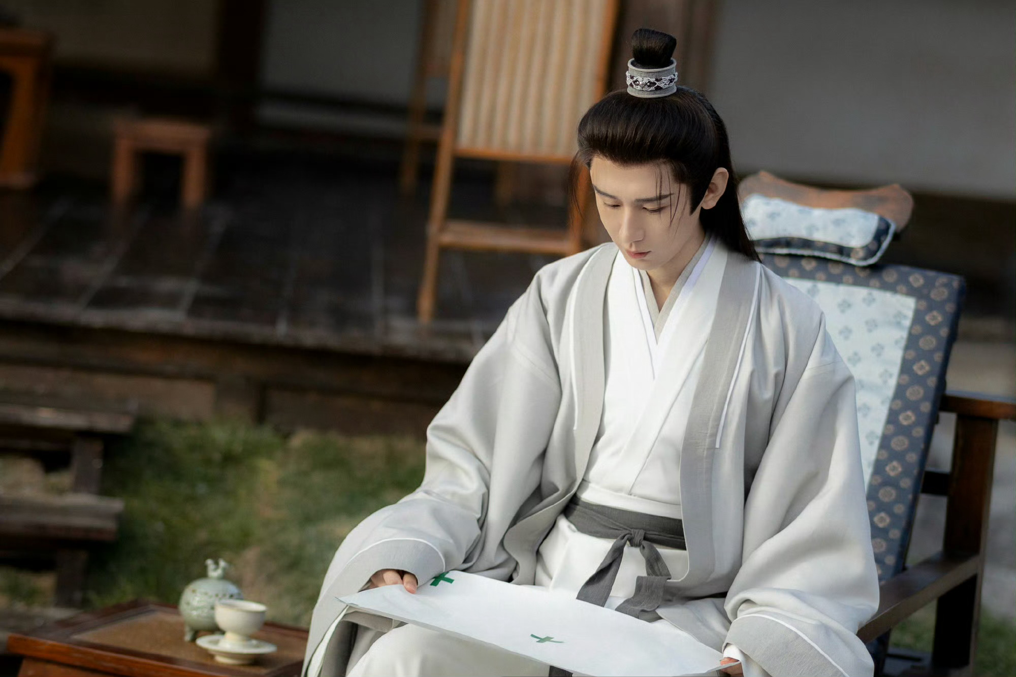 陪谢淮安 成毅走完这一段路。雪花落、花在开！ 