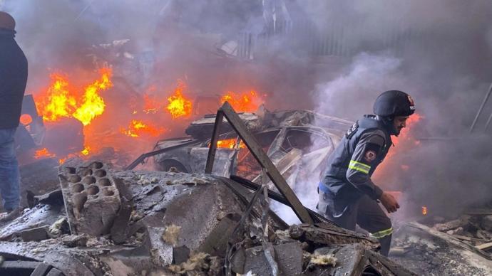 [月亮]美军还敢打伊朗吗？


之前放狂言要“毁灭伊朗、消灭波斯文明”的特朗普，