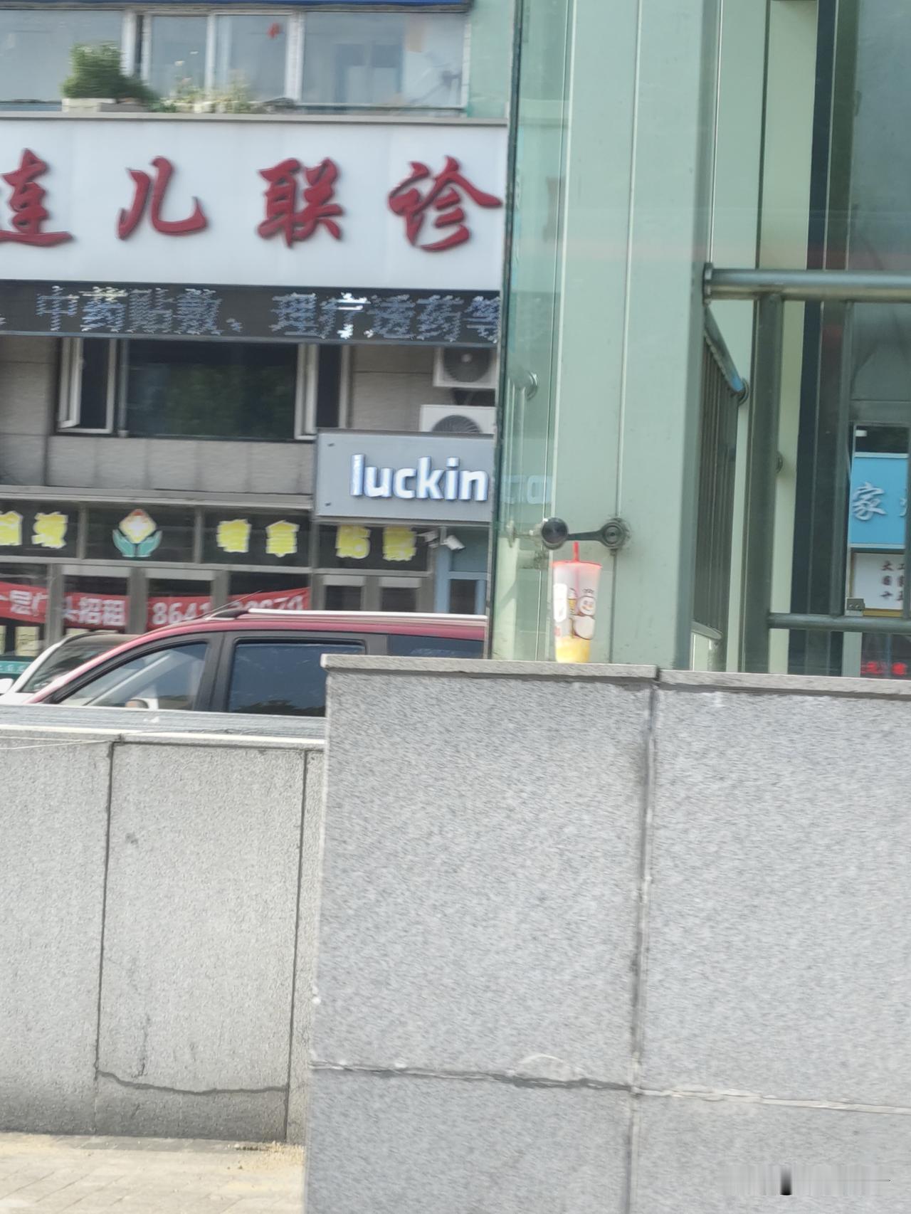 晒图笔记大赛我也吐槽一下，为什么一到旅游季，这种现象就特别多，一个饮料杯拿着很沉