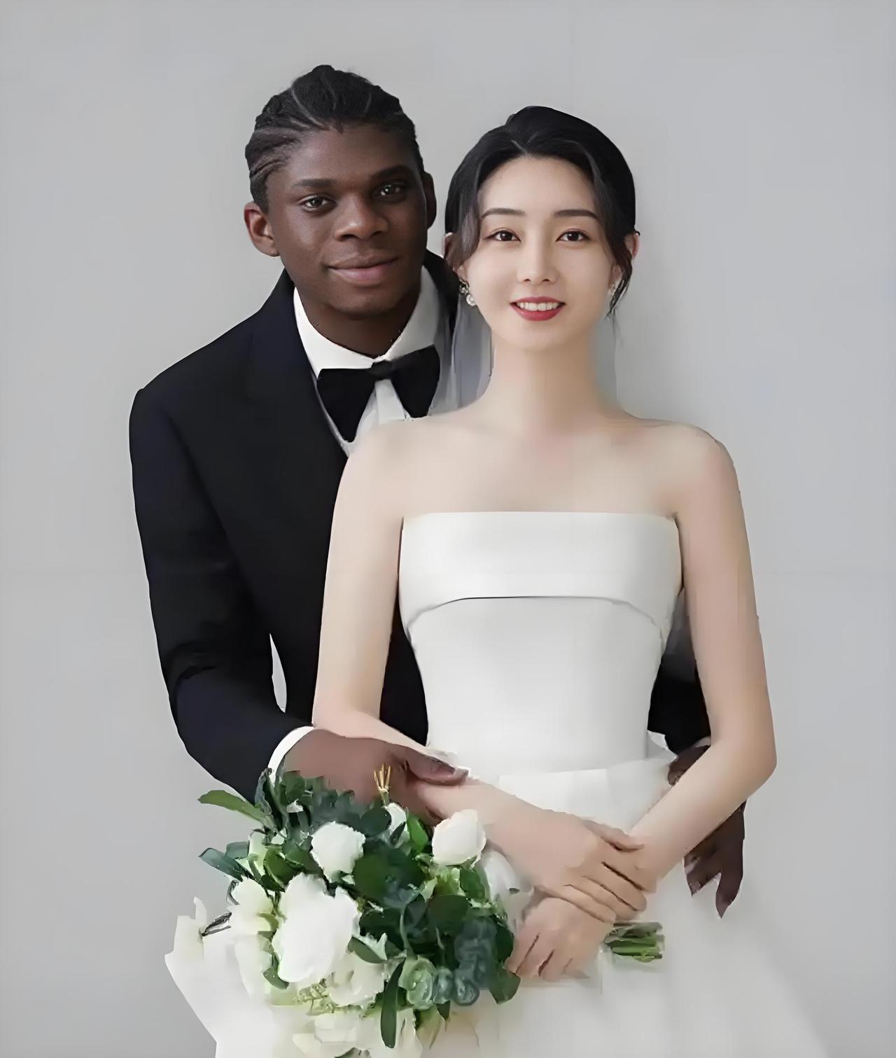 子女与黑人交往引热议：4成家长反对，核心顾虑藏在肤色之外
 
“介意子女和黑人交