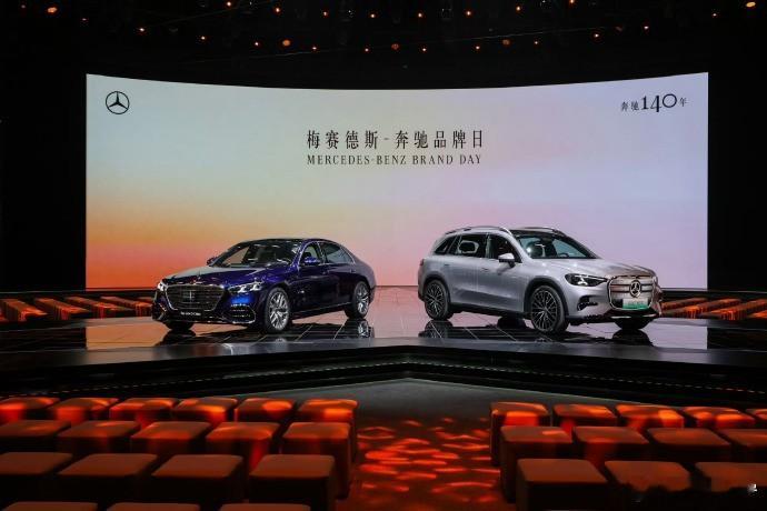 全新奔驰纯电GLC 纯纯颜值控，这长相太对味了！ 第一眼看到全新奔驰纯电GLC，