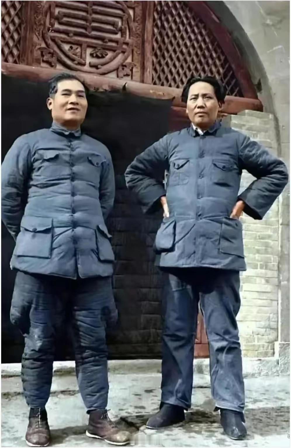 和伟人站在一起的人是谁？对历史了解的人绝对不在话下！ 