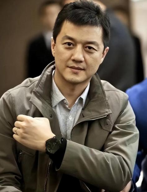 李亚鹏要翻盘了！

看到比亚迪请他做代言，我才明白，一个人只要守得住自己，运气早