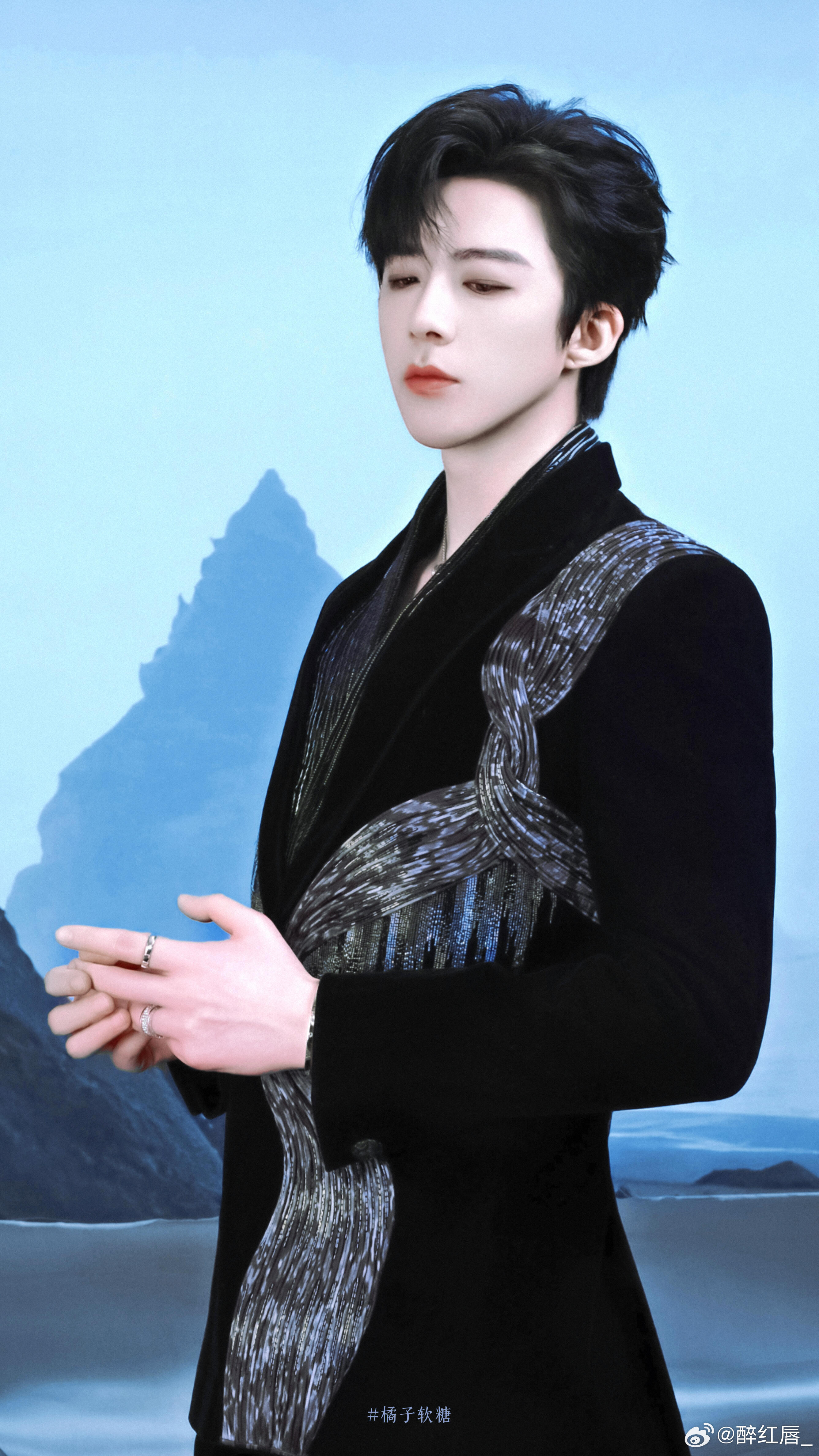 刘宇宁不太拿我当外人 刘宇宁也不太拿我当外人了！从表情到回答都透着真诚，鲜活又接