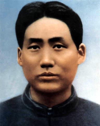 1927年，毛泽东被捕后，在押去处死路上，突然对一名团丁说：“老哥，我腿疼，伤筋