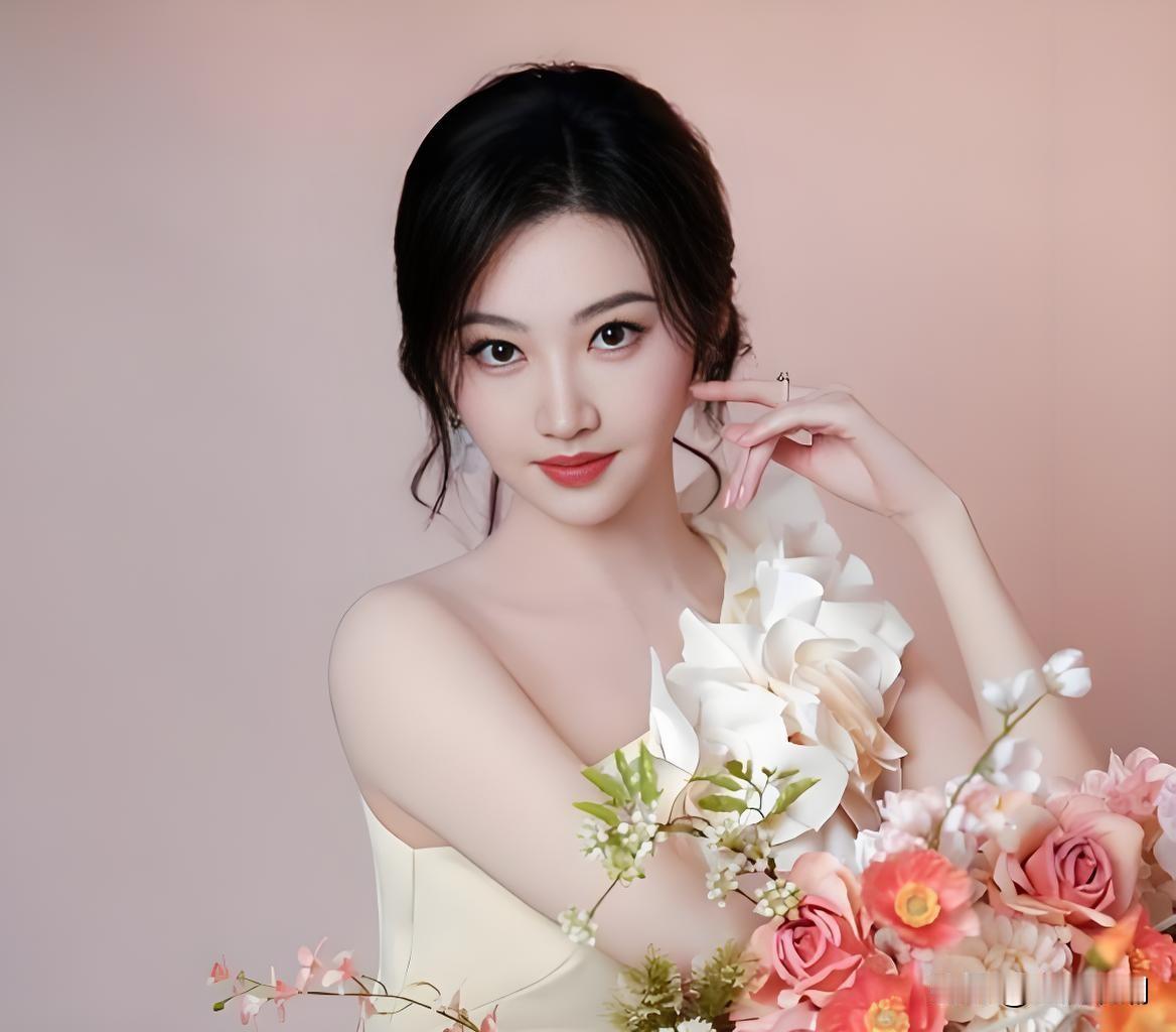 美女以后还是要“长点心”，你自己本身就是豪门，为什么还要败在金钱脚下？