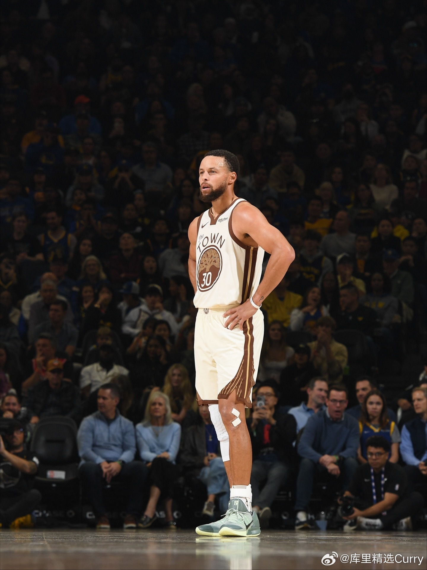 城市球衣首秀迎来大胜，昨日赛场帅照图集