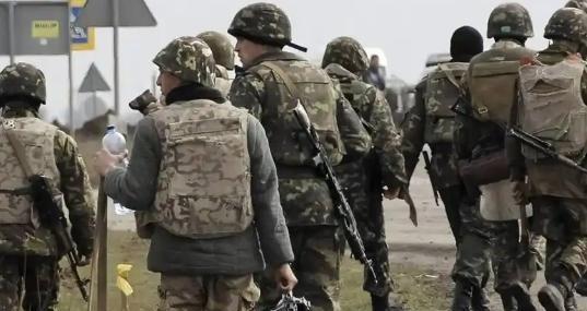 乌克兰可能已经没人可死了，有俄军士兵在打扫顿涅茨克康斯坦丁诺夫卡方向的战场时，发