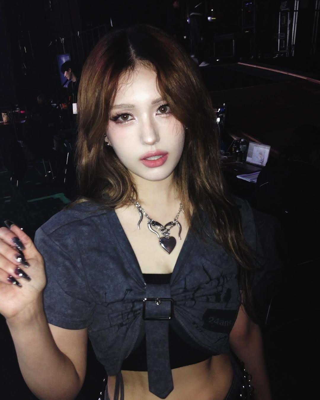 【Somi】学姐 演出结束我们去约会吧 ​​​