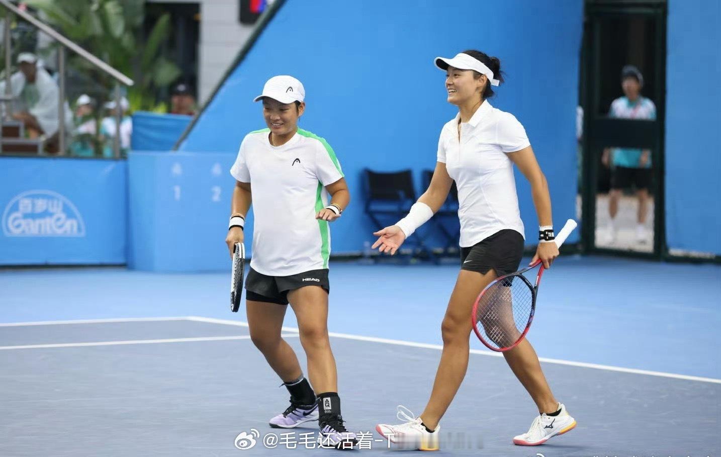 【历届全运会网球女双金牌】1届：1959 戚凤娣/卢璐 上海 2届：1965 戚