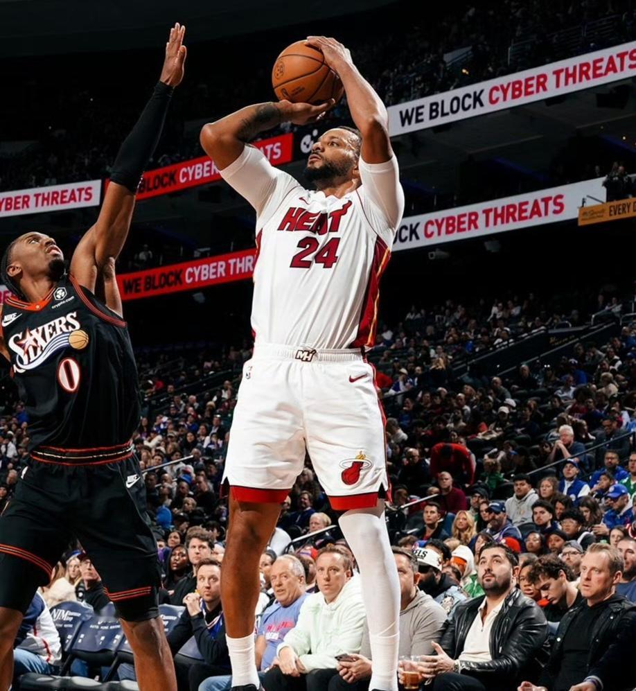 感谢快船！场均25.4分1.3抢断，鲍威尔剑指全明星和亿元大合同。
快船裁员裁到