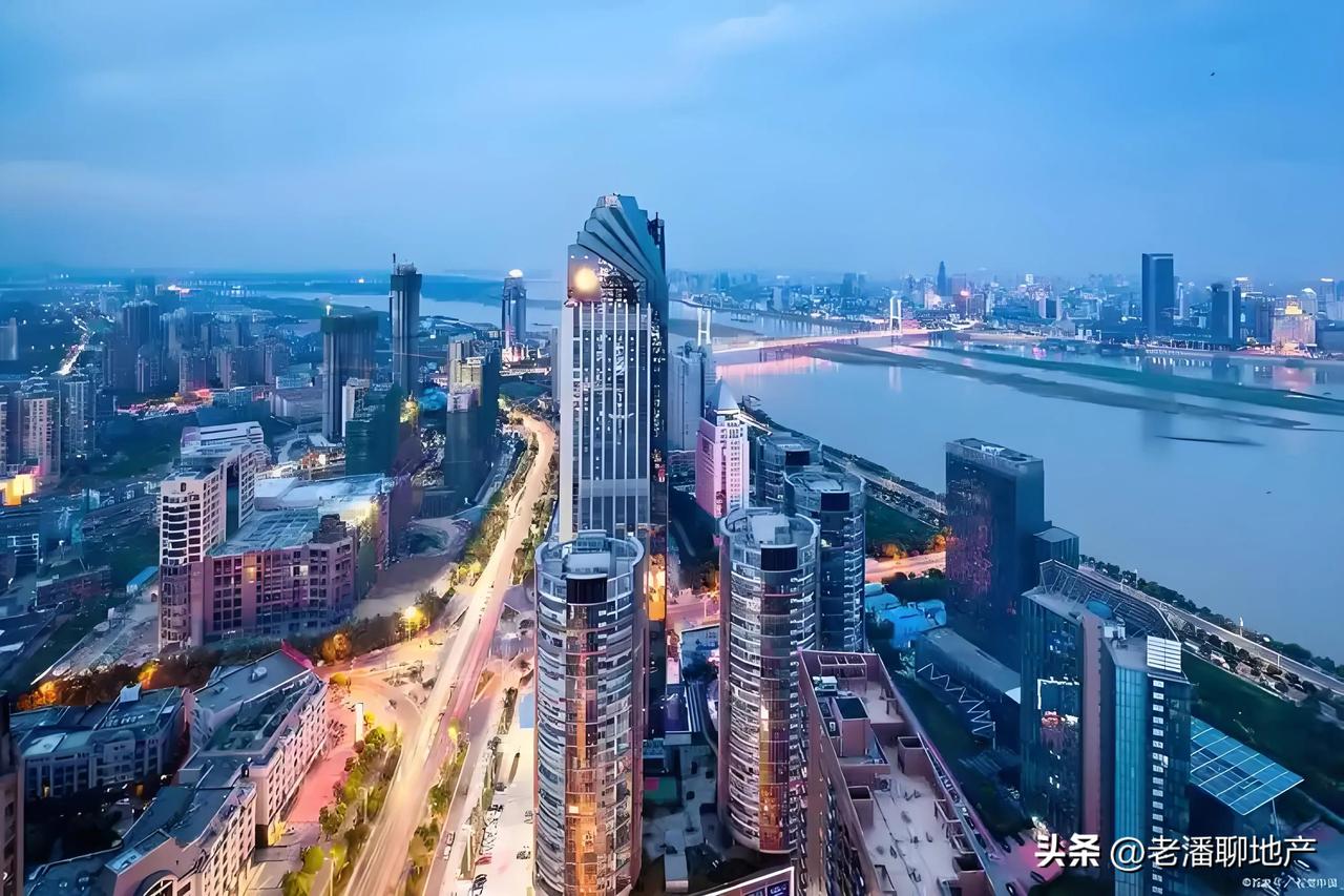 2021年-2025年，重点民营房企公开市场融资断崖式下跌！
根据企业公告和普睿