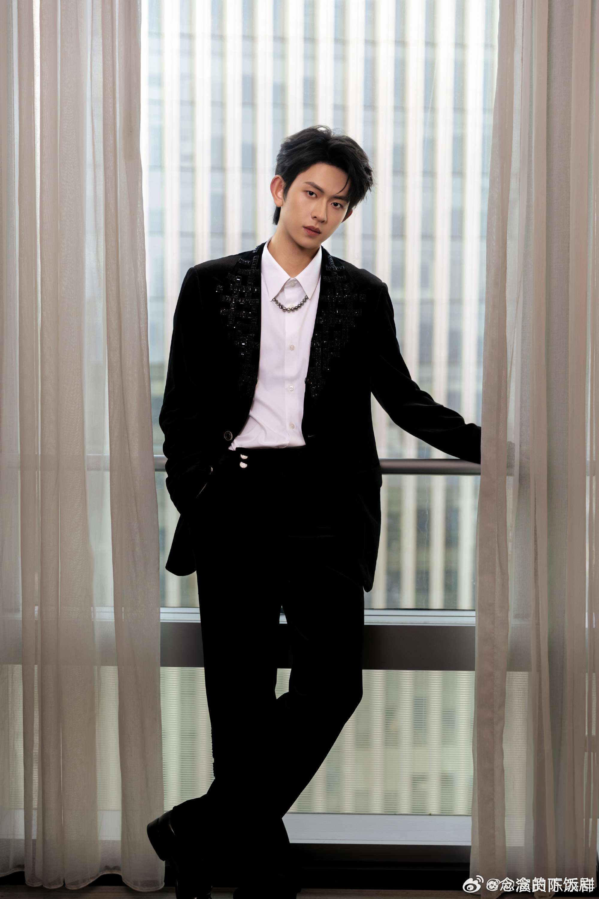 短剧正在看见每一个普通人陈添祥告别悬浮爽剧套路，短剧走进烟火人间。记录普通人的奔