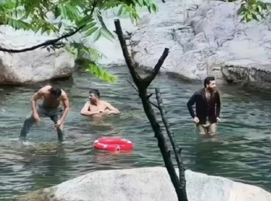 一直说，我们站起来了，真的站起来了吗？起码在某些管理场所，还没有站起来。庐山印度