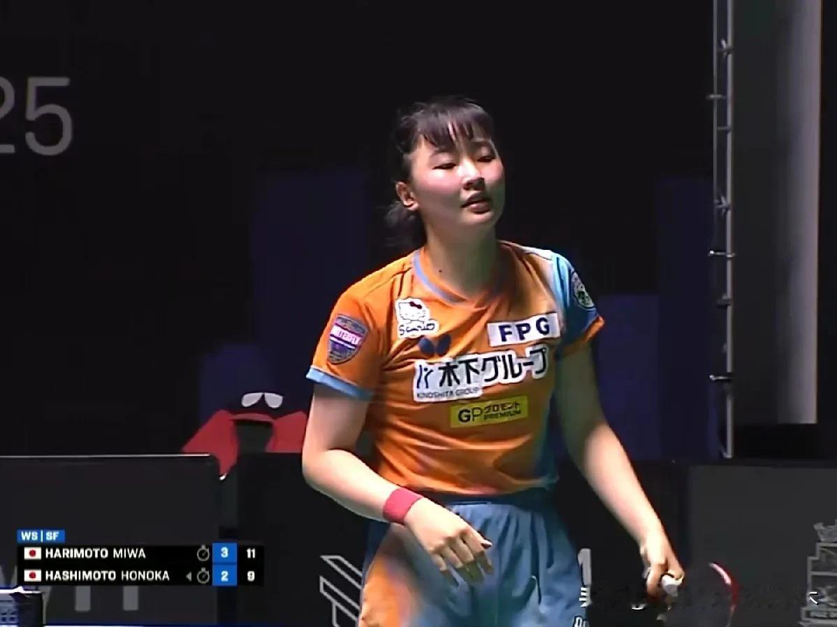 桥本帆乃香再次被张本美和拉下马！
大比分0比2落后，扳平了，但决胜局4比1领先的