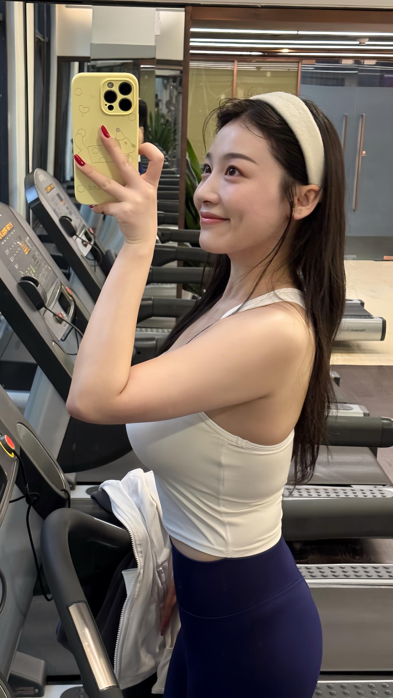 健身 毫无训练痕迹 上热搜 白羊座 穿搭