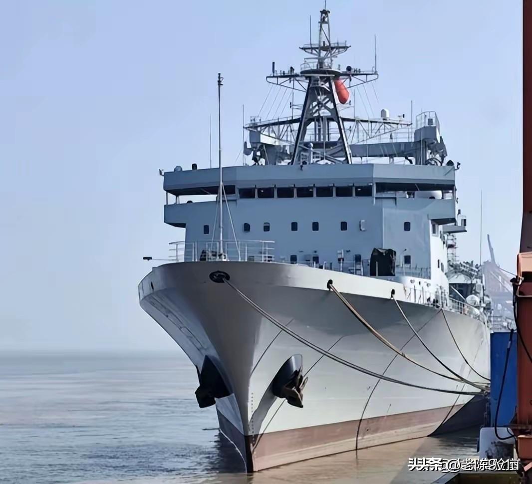 中国新入列两艘903A综合补
给舰 总数达14艘仍难满足需
求
新入列两艘903