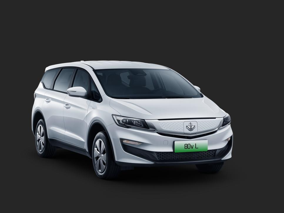 近日，吉利官方透露，吉利枫叶80v L正式上市，新车在外观内饰变化不大，采用纯电