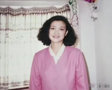 美华是自己走丢的，家住二环里面，是精神有点问题。
她跟龙叔生活在一起只有10来年