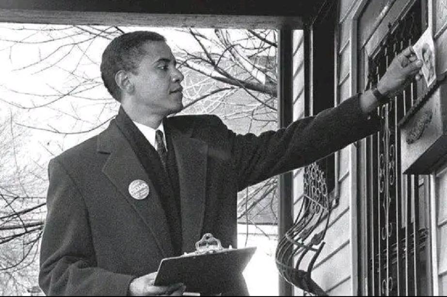 年轻时的奥巴马长的很帅，他也谈过白人女朋友，但都没修成正果。
直到遇到米歇尔，才