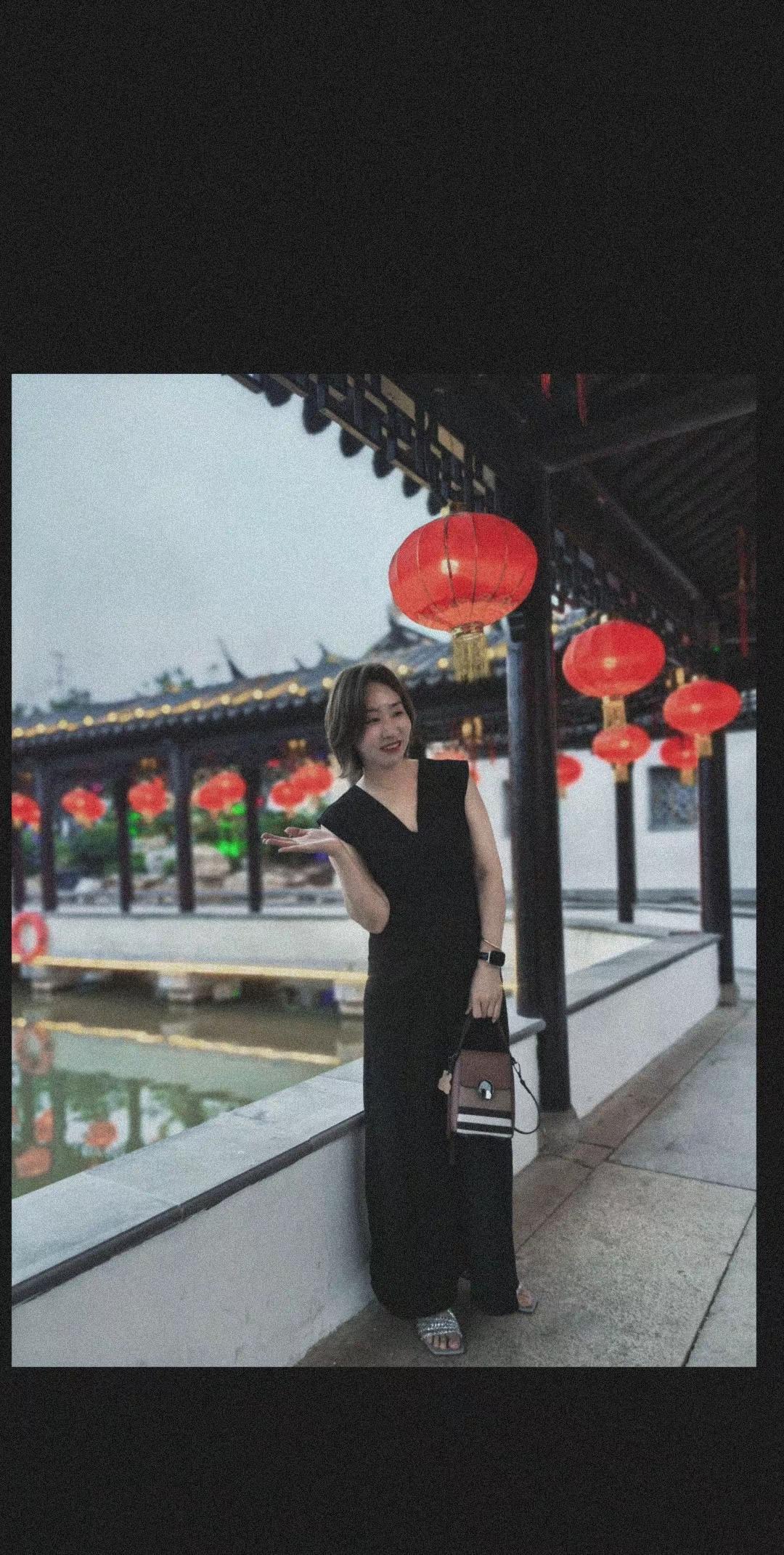 “总是在失去之后才想再拥有，如果时光能够再倒流……”人到中年才懂，深夜藏着难言心