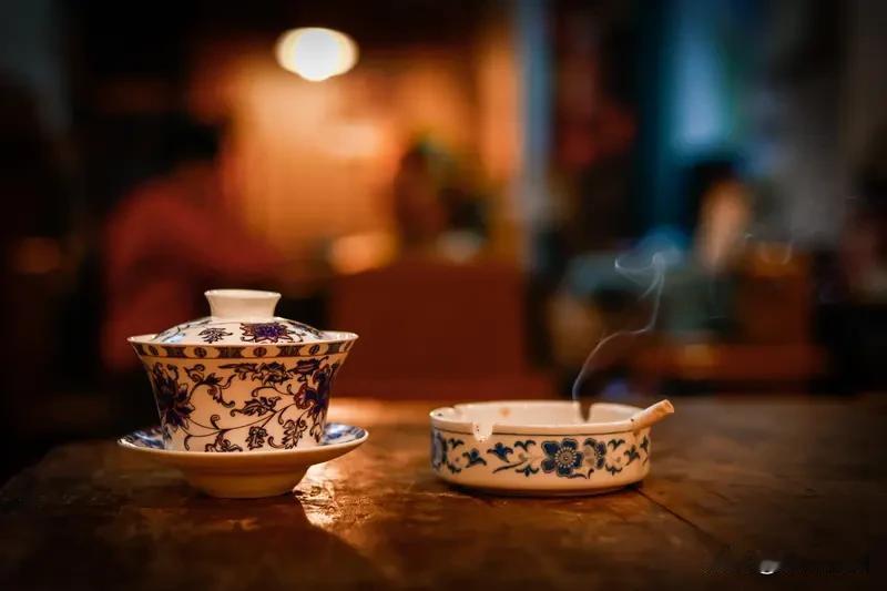 真心话茶局，那可太适合聊聊那些生活里的深度话题了。就像有人问世界会不会永久和平，