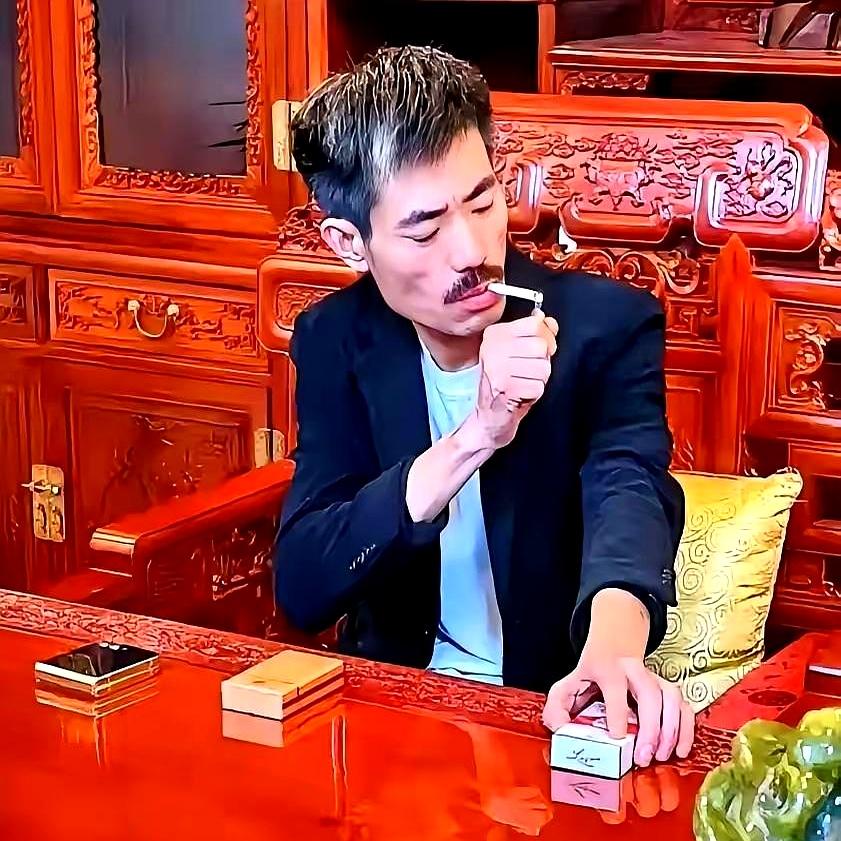 刺激不？
那个蹲在和平饭店门口、压低嗓子说“谈几个亿生意”的“商业大佬”，202