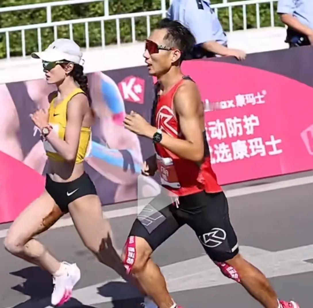 近日，李美珍生理期坚持跑完马拉松 ，肉眼可见血顺着大腿流了下来！为这份竞技体育精
