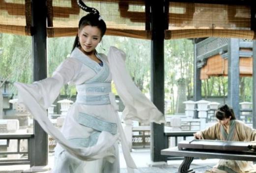 你以为貂蝉是历史上真实存在的人？那你被罗贯中骗了整整六百年。 
 
《三国志》、
