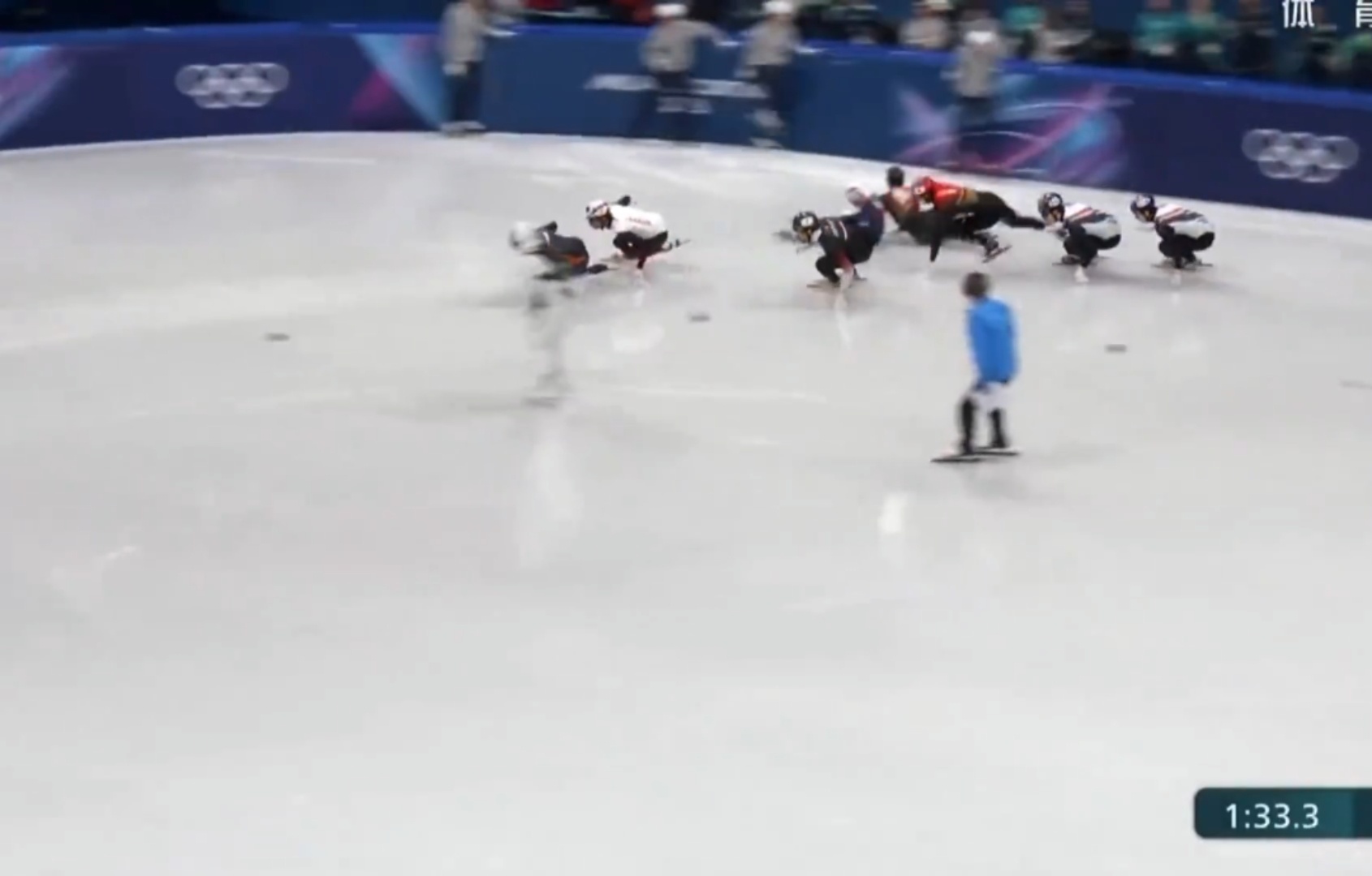 好不容易进来决赛，因为英国选手刘少昂和孙龙双双被撞摔倒……孙龙还受伤了，好像膝盖