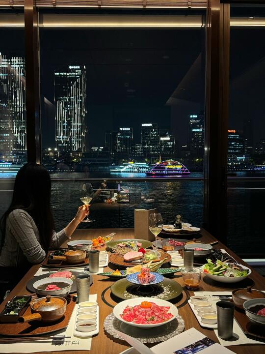 外滩新开的！！江景餐厅美到失语……🥹