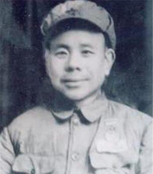 1951年，汉奸头子张百奎被枪毙，但谁知，行刑人员子弹并未击中要害，围观群众见状